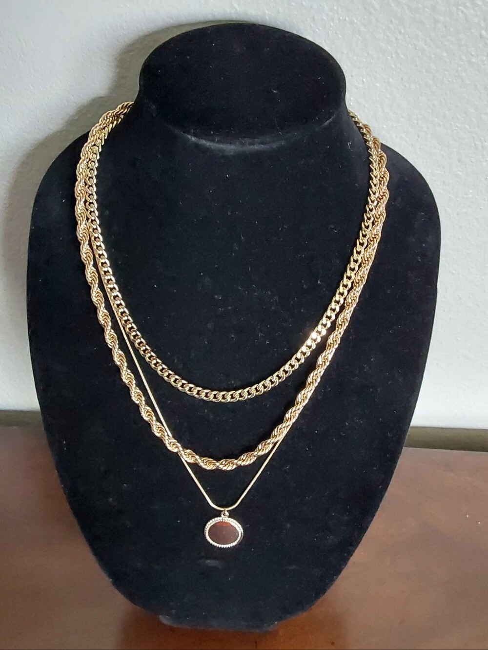 3 Layered‎ Rope  Gold Tone Chain - Picture 3 of 5